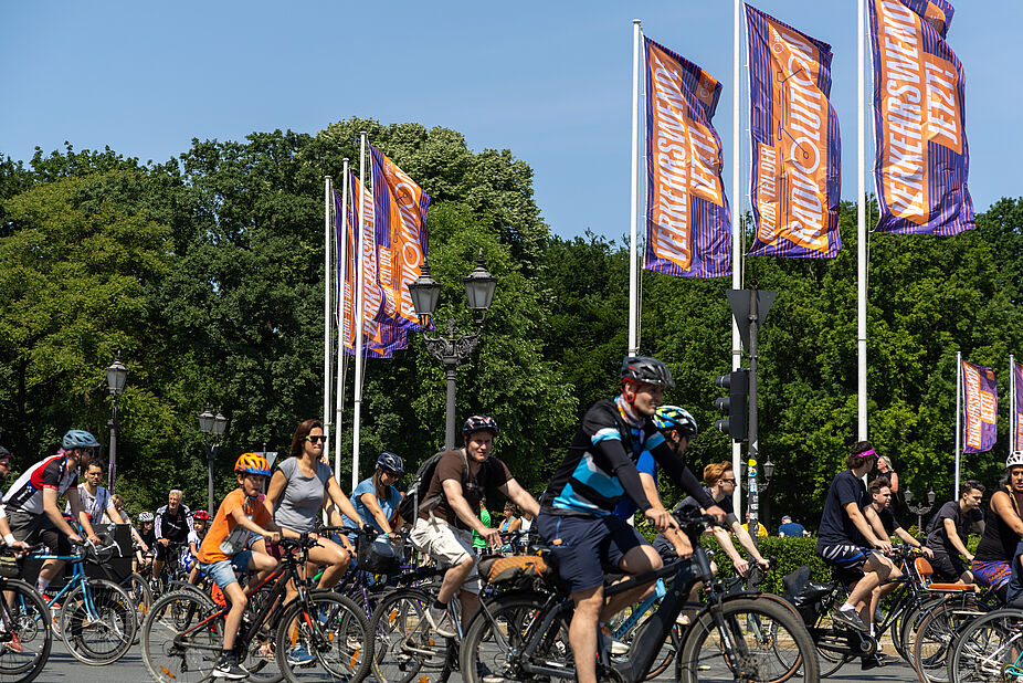 50.000 forderten bei der ADFC-Sternfahrt mehr Recht fürs Rad