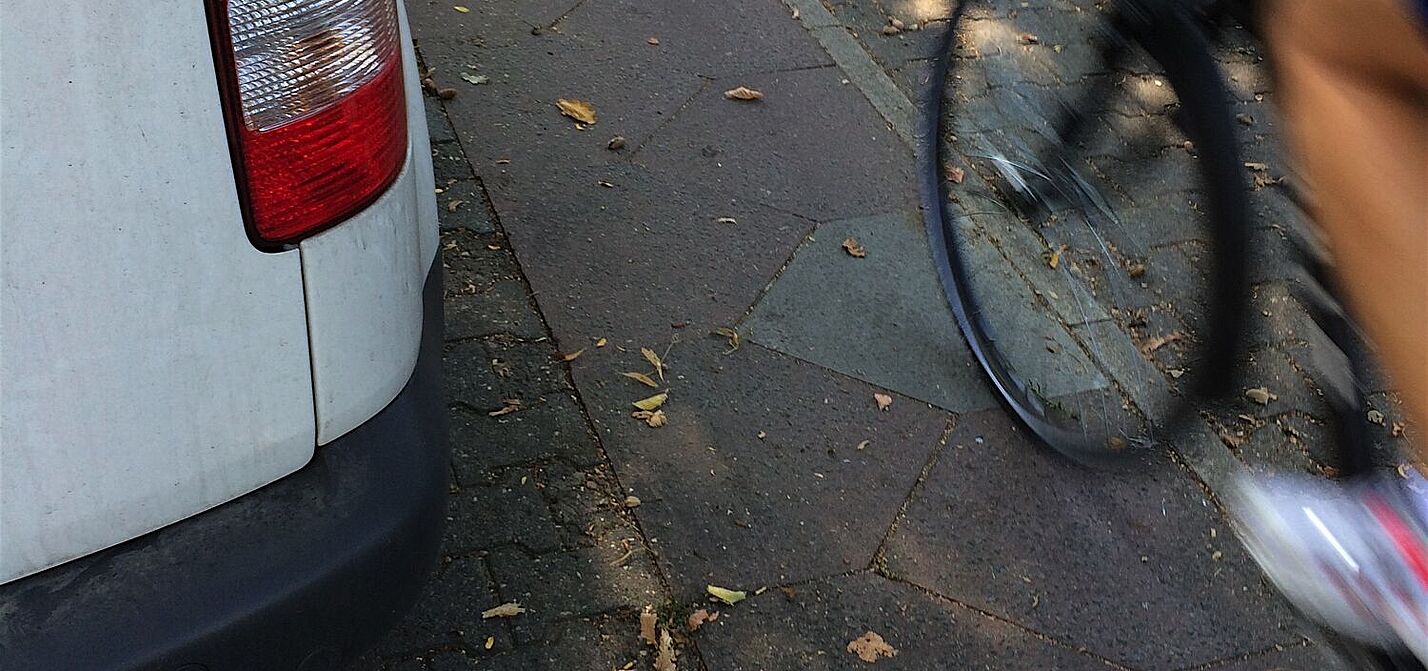 Zu schmaler Radweg Zu schmaler Radweg