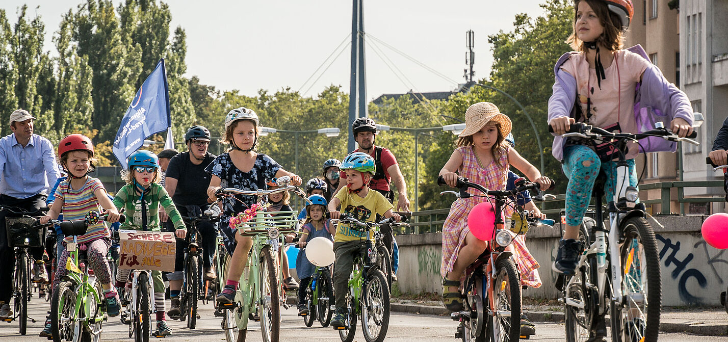 Kidical Mass in Berlin 2020 Kidical Mass Berlin: Fahrraddemo für kinder- und fahrradfreundliche Straßen